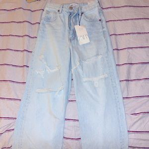 ZARA (HIGH RISE GULL LENGTH ) JEANS